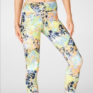 Fabletics Mid-Rise Printed Powerhold Capri